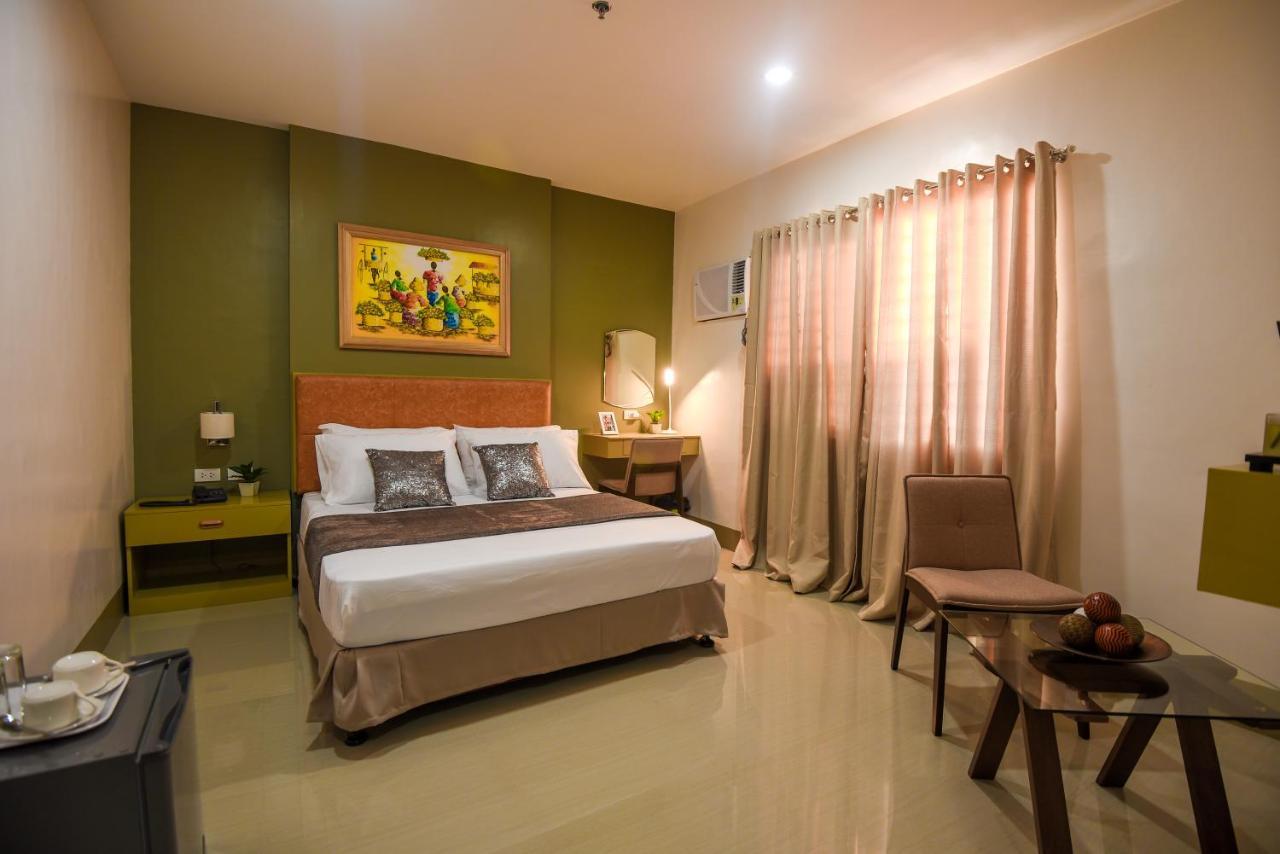 Ett Hometel Kalibo Exterior foto