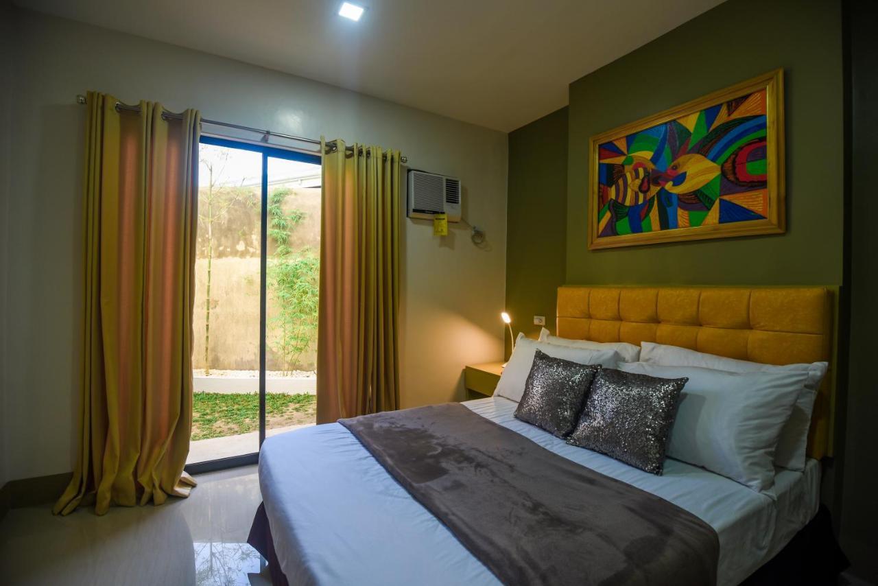 Ett Hometel Kalibo Exterior foto