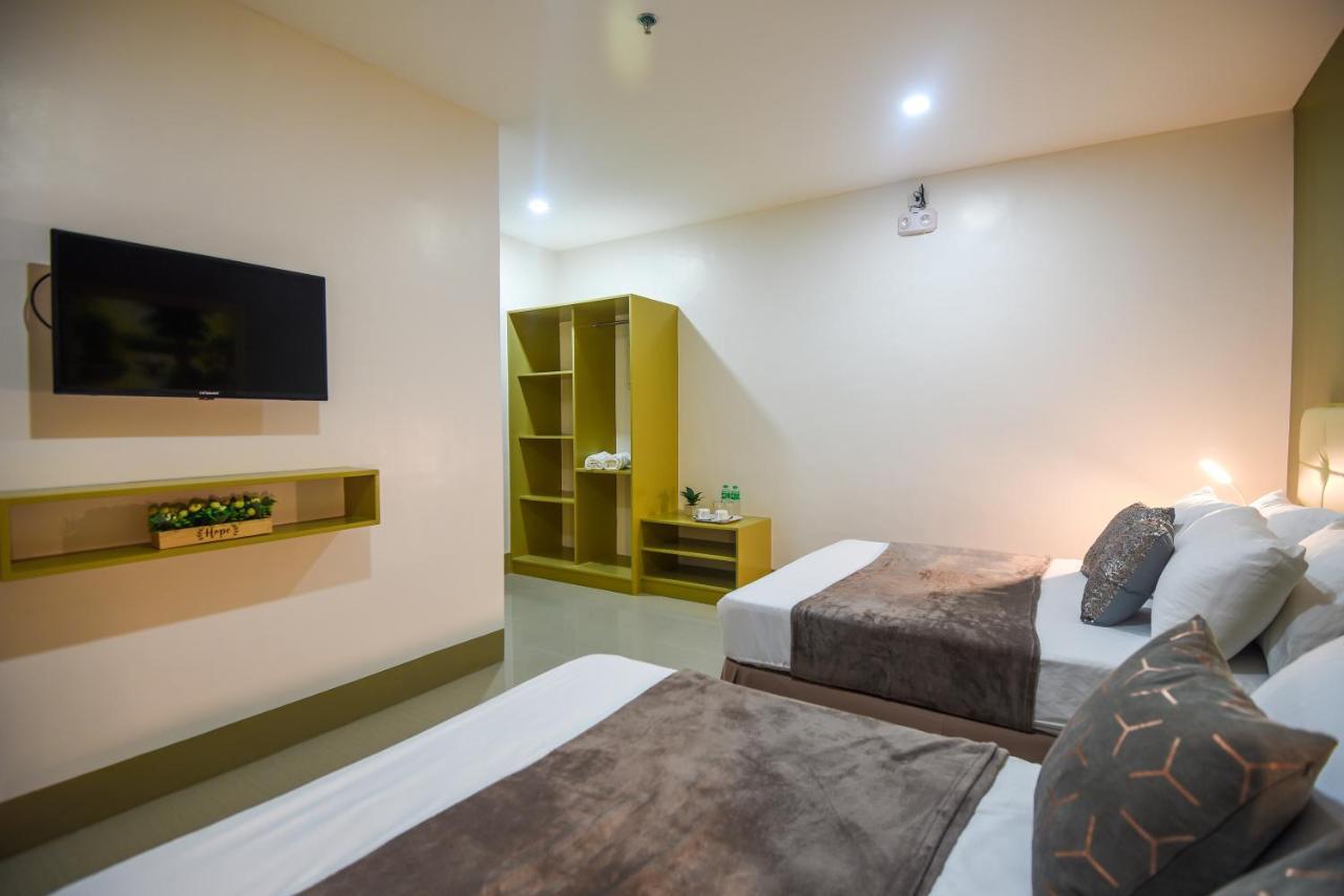 Ett Hometel Kalibo Exterior foto